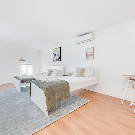 Fornos Deluxe Apartment